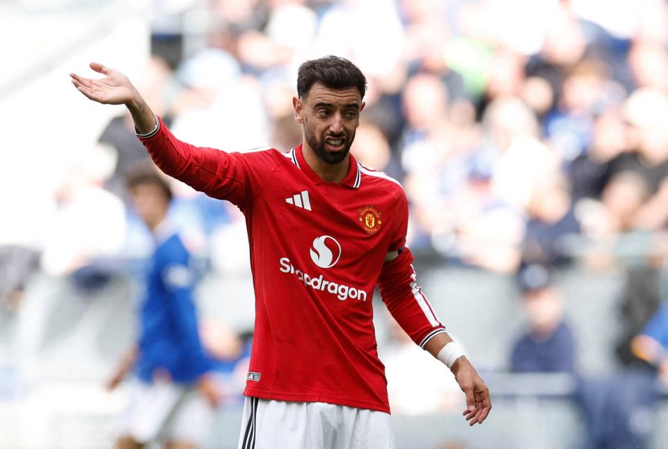 Góc Nhìn Net88: The Sun: Áo đấu Bruno Fernandes mặc khi lập hat-trick được đấ